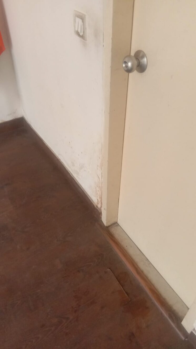 Balcony, sector 10 greater noida 1 Bedroom 30 Sq.Mt. Apartment In Sector 10 Greater Noida Greater Noida 8001560