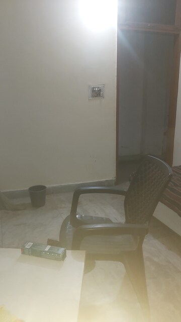 Furnished Amenities in 1 RK Builder Floor at Mayur Vihar – for Rent