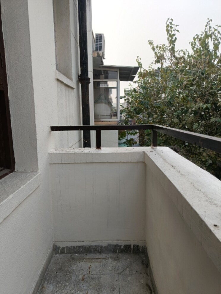 Balcony, unitech-south-city-ii 2 Bedroom 1000 Sq.Ft. Builder Floor In Sector 50 Gurgaon 8001602