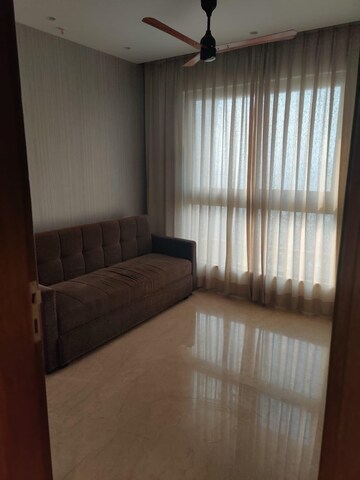 Room in 2 BHK Apartment at Hiranandani Castle Rock, Powai – for Rent