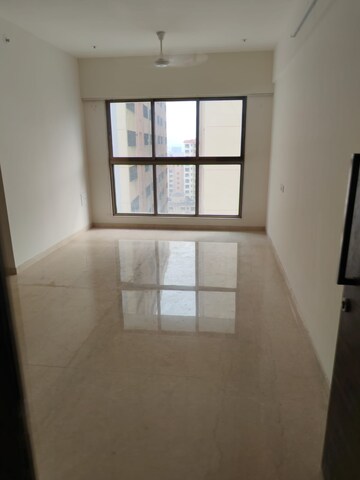 Room in 3 BHK Apartment at Rajesh Raj Infinia, Malad West – for Rent