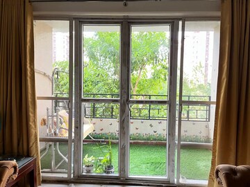 Room in 4 BHK Apartment at Orchid Petals, Sector 49 – for Rent