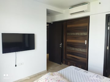 Room in 2 BHK Apartment at Hiranandani Atlantis, Powai – for Sale