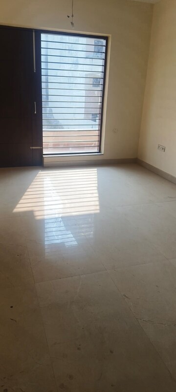 Room in 3 BHK Builder Floor at BPTP Park Elite Floors, Sector 85 – for Sale