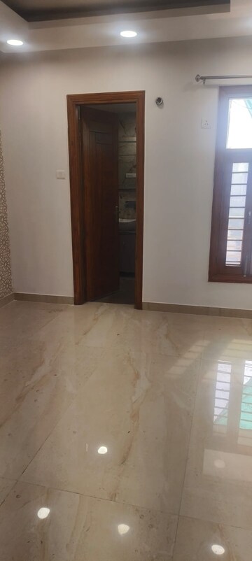 Room in 3 BHK Builder Floor at BPTP Park Elite Floors, Sector 85 – for Sale