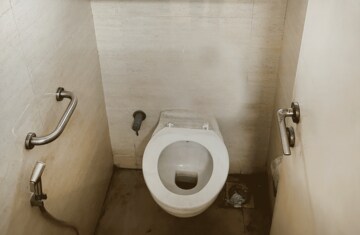 Bathroom in  Pg at Mulund East – for Rent