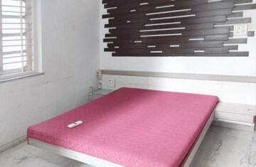 Room in  Pg at Dadar East – for Rent
