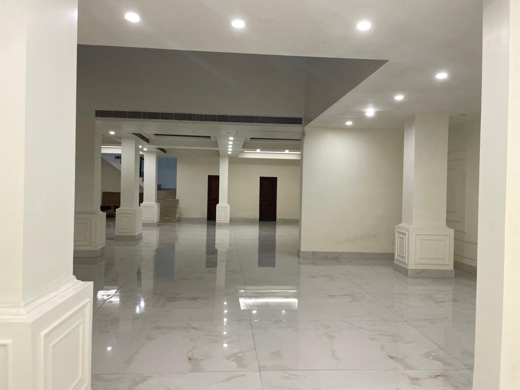 Office Space For Sale in Mishra Propati 
