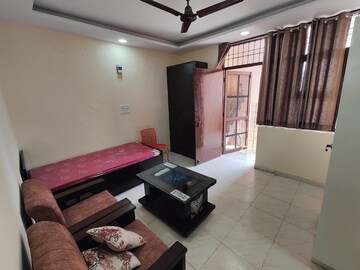 Living Room in 1 BHK Builder Floor at Sector 40 – for Rent
