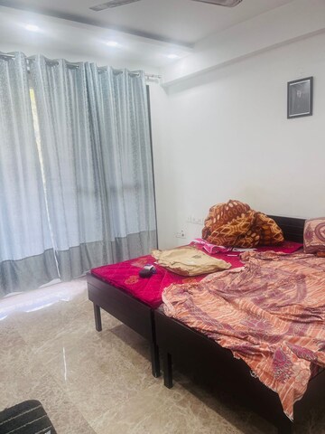 Master Bedroom in 1 BHK Builder Floor at Sector 40 – for Rent