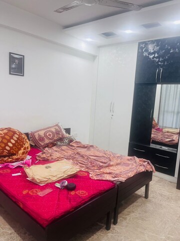 Bedroom in 1 BHK Builder Floor at Sector 40 – for Rent