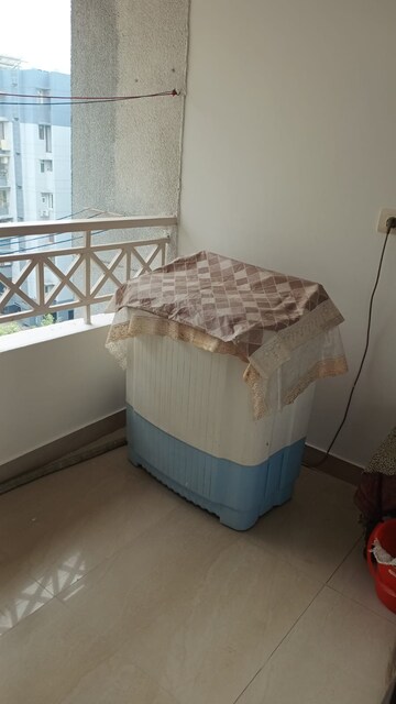 Bathroom in 3 BHK Apartment at Dwarka Mor – for Rent