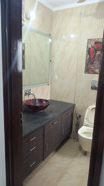 Attached Bathroom in 3 BHK Apartment at Dwarka Mor – for Rent