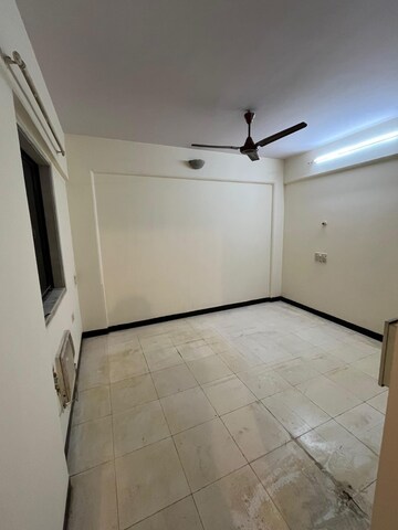 Bedroom in 2 BHK Apartment at Andheri West – for Rent