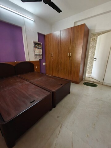 Bedroom in 2 BHK Apartment at Juhu – for Rent