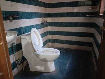 Staircase in 3 BHK Apartment at Sector 57 – for Rent