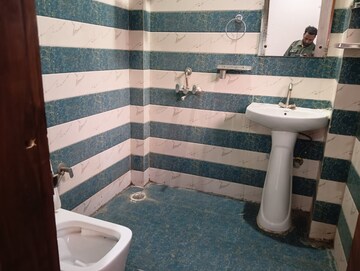 Staircase in 3 BHK Apartment at Sector 57 – for Rent