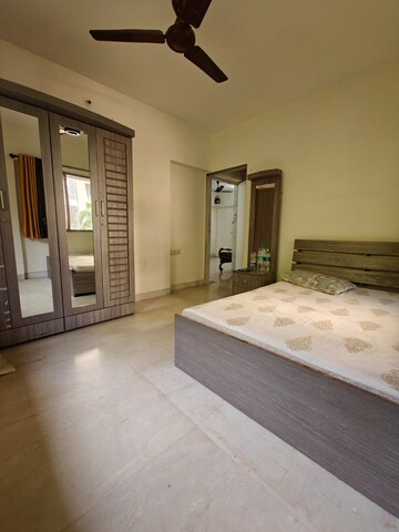 Room in 2 BHK Apartment at Juhu – for Rent