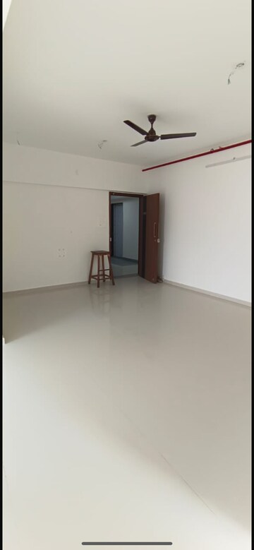 Room in 2 BHK Apartment at Mayfair The View, Vikhroli West – for Rent