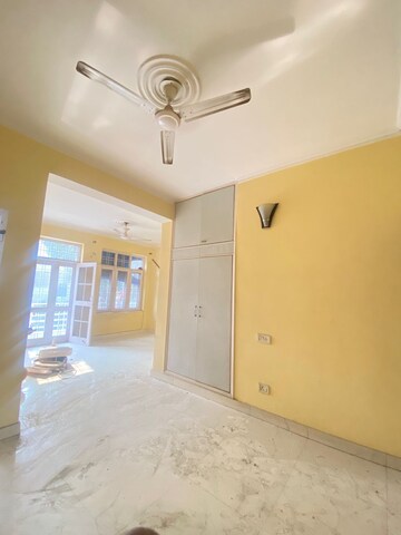 Room in 2 BHK Independent House at Ansal Plaza Sector-23, Sector 23 – for Rent
