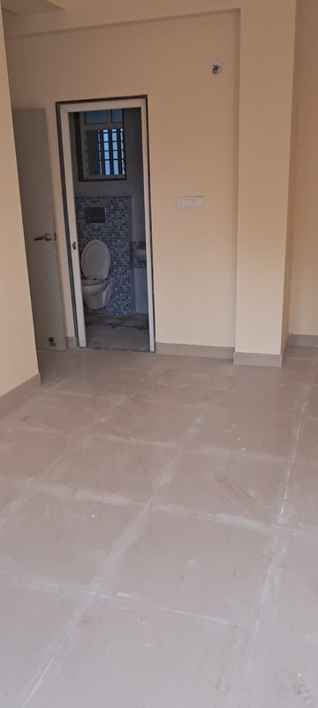 Room in 2 BHK Apartment at Sector 14 Dwarka – for Rent
