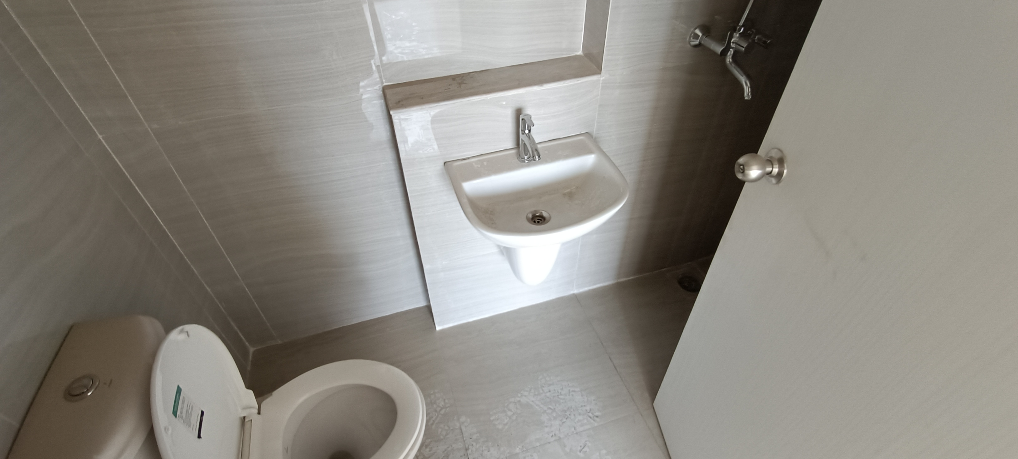 1.5 BHK Apartment For Sale in Runwal Gardens