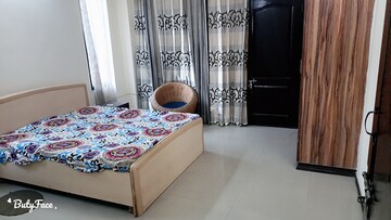 Master Bedroom in 3 BHK Apartment at Pioneer Park Phase 1, Sector 61 – for Rent
