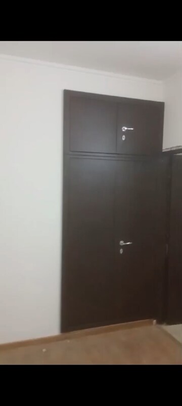 Furnished Amenities in 2.5 BHK Apartment at Amrapali Riverview, Amrapali Leisure Valley – for Rent