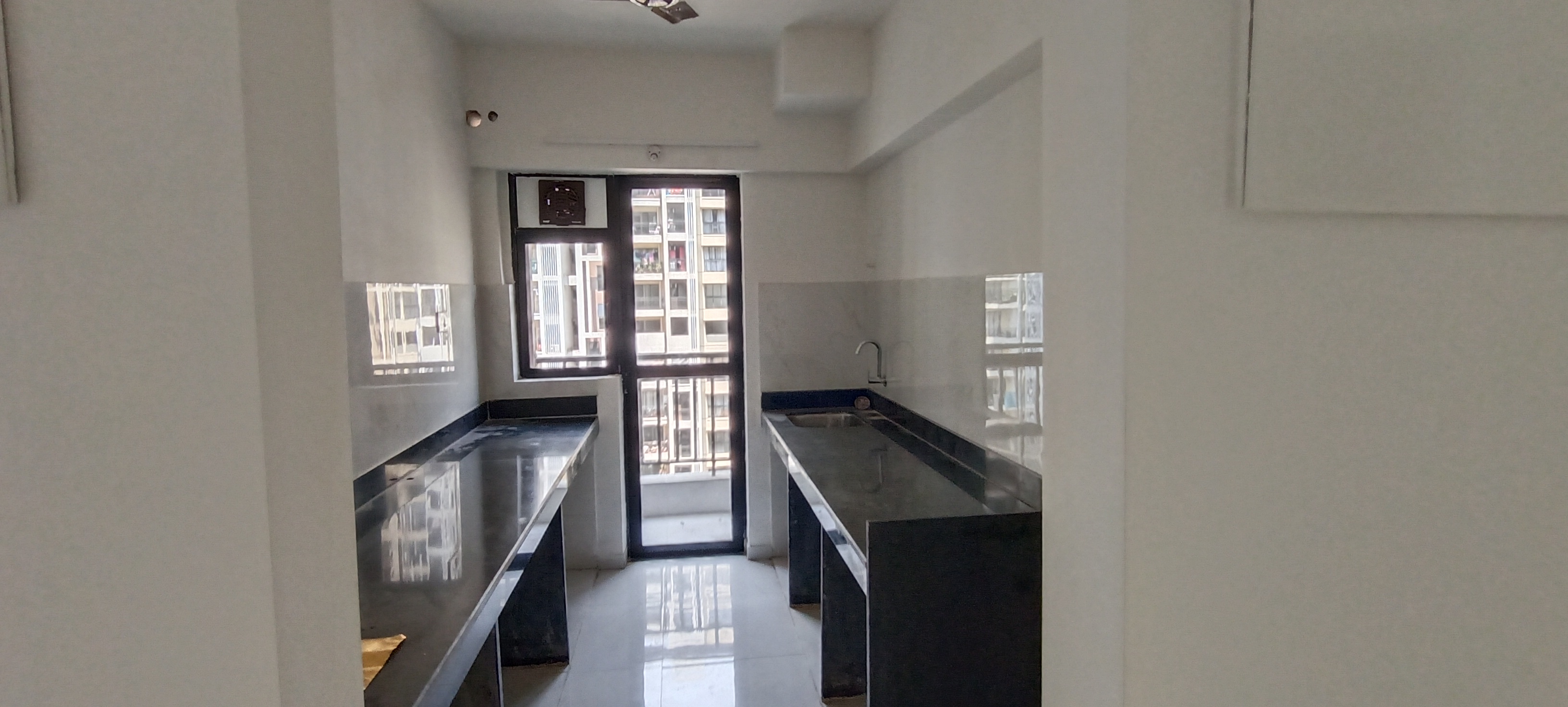 2 BHK Apartment For Sale in Runwal Gardens