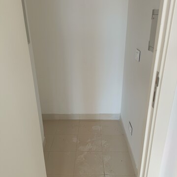 Building Lobby in 3 BHK Apartment at Orchid Petals, Sector 49 – for Rent
