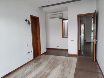 Room in 3 BHK Builder Floor at Ansal Sushant Lok I, Sector 43 – for Rent