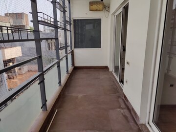 Balcony in 3 BHK Builder Floor at Ansal Sushant Lok I, Sector 43 – for Rent