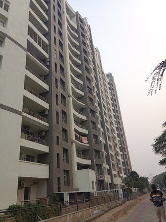 2 BHK Apartment For Resale in Raheja Vedaanta Sector 108 Gurgaon  8002358