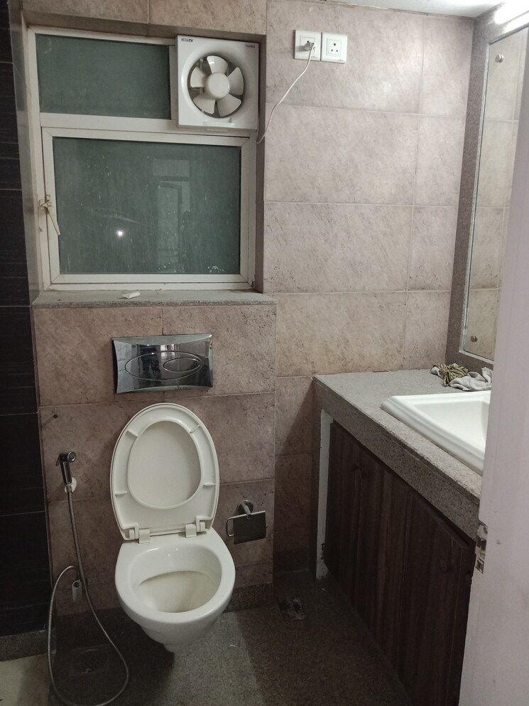 Bathroom, raheja-vedaanta 2 Bedroom 1432 Sq.Ft. Apartment In Sector 108 Gurgaon 8002358