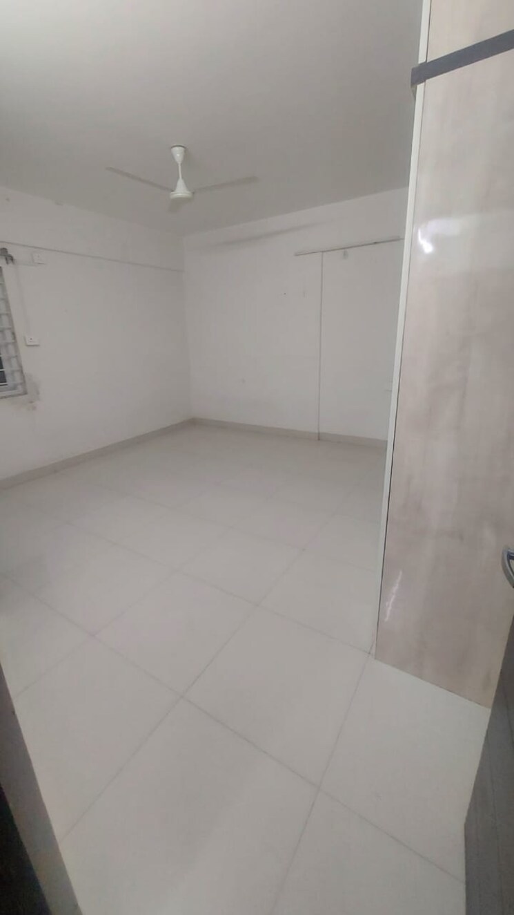 Room, smr-vinay-iconia-hyderabad 3 Bedroom 2400 Sq.Ft. Apartment In Kondapur Hyderabad 8002282