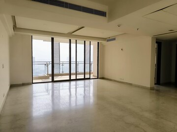 Room in 3.5 BHK Apartment at M3M Golf Estate, Sector 65 – for Rent