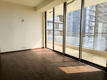 Room in 3.5 BHK Apartment at M3M Golf Estate, Sector 65 – for Rent