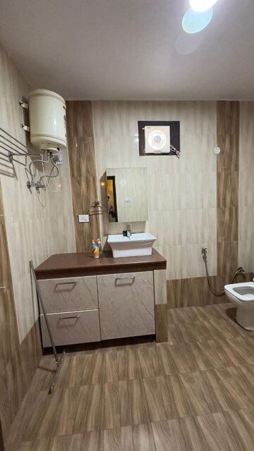 Attached Bathroom in 1 RK Apartment at Sant Nagar – for Rent