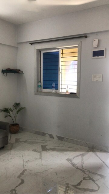 Room in 2 BHK Apartment at Bandra West – for Rent