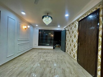 Room in 3 BHK Builder Floor at Empire Floors, Sector 57 – for Sale