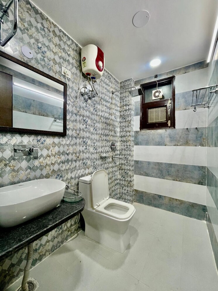 Bathroom, empire-floors 3 Bedroom 1500 Sq.Ft. Builder Floor In Sector 57 Gurgaon 8002348