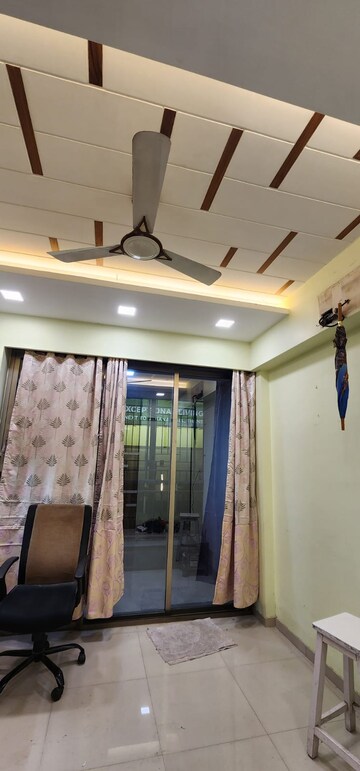 Bedroom in 2 BHK Apartment at Viviana Mall, Eastern Express Highway – for Rent