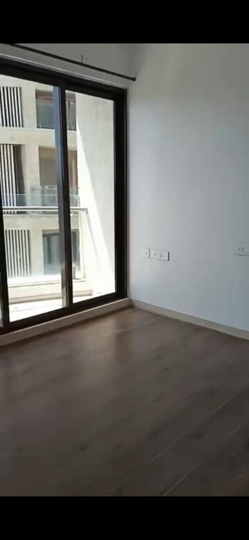 Room in 2 BHK Apartment at Sunteck City Avenue 1, Goregaon West – for Rent