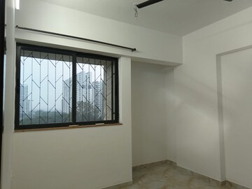 Room in 2 BHK Apartment at Lodha Palava City, Dombivli East – for Rent