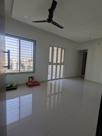 Room in 2 BHK Apartment at Divine Palm Springs, Wakad – for Rent