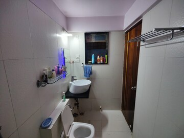 Master Bedroom in 2.5 BHK Apartment at Joy Valencia, Jogeshwari East – for Rent