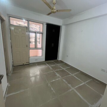 Room in 2 BHK Apartment at Supertech Crown Town, Sector 74 – for Rent