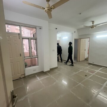 Room in 2 BHK Apartment at Supertech Crown Town, Sector 74 – for Rent