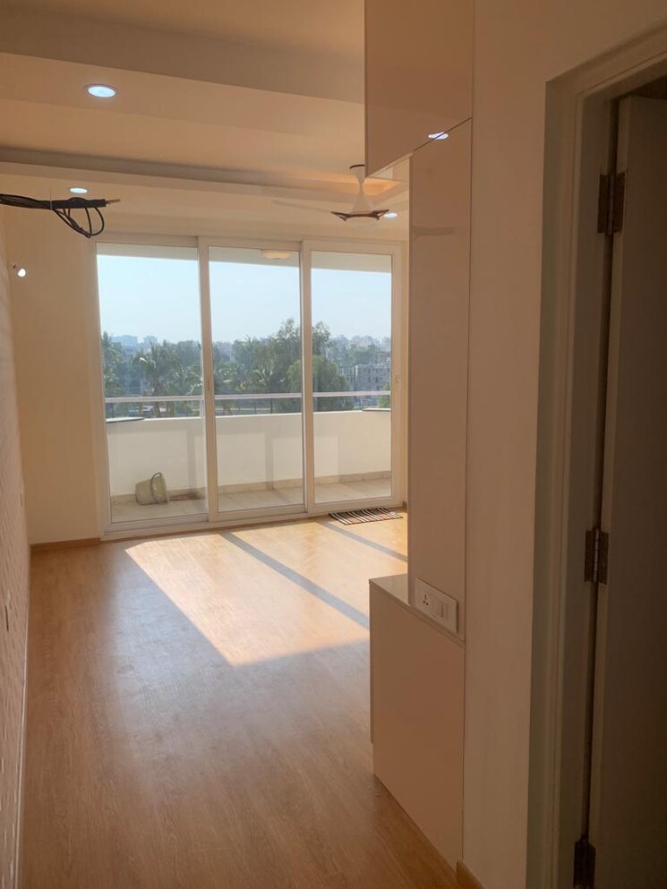 Room, mantri-lithos 3 Bedroom 1920 Sq.Ft. Apartment In Thanisandra Bangalore 8002373