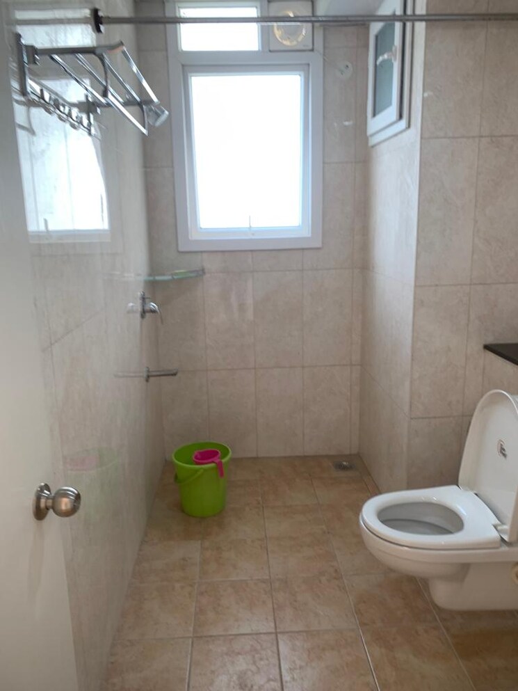 Bathroom, mantri-lithos 3 Bedroom 1920 Sq.Ft. Apartment In Thanisandra Bangalore 8002373